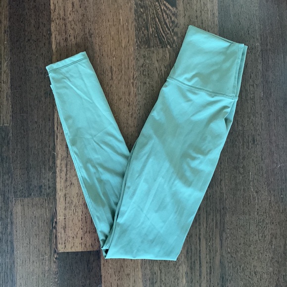 Everlane The Perform Legging (Lichen) - Picture 6 of 7